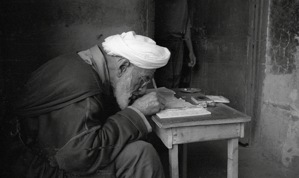 Reading and writing. Photographs by Melo Minnella